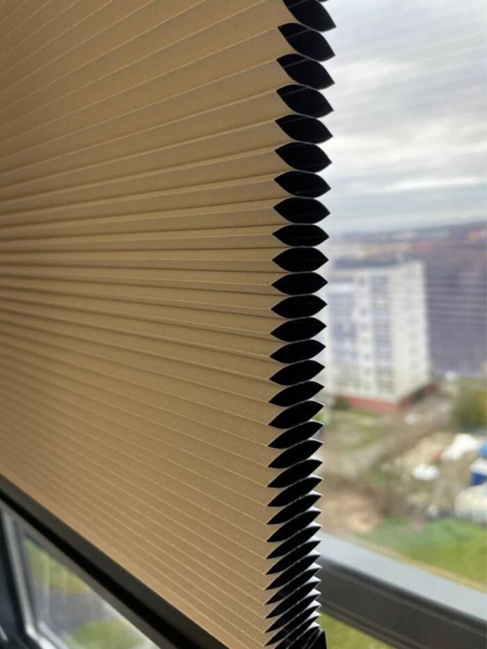 honeycomb-pllise (3) Yeni Nesil Honeycomb Yalıtımlı Işık Geçirmez Cambalkon Perdesi - Görsel 3